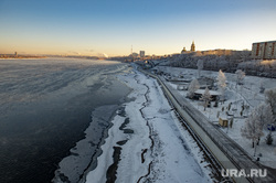 Зимние виды города. Пермь, зима, река кама, набережная реки кама
