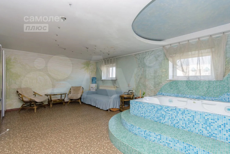 Площадь трехуровневой квартиры — 268 квадратных метров
