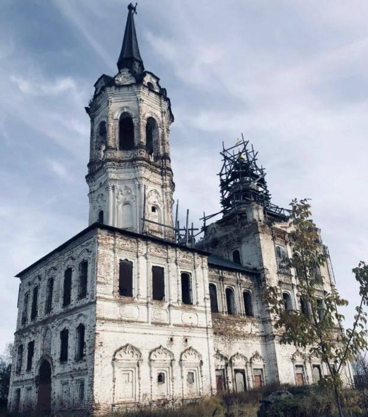 Крестовоздвиженская церковь в Тобольске