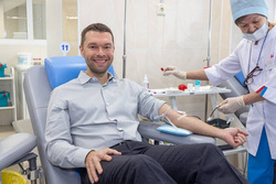Алексей Вихарев сдает кровь уже третий год