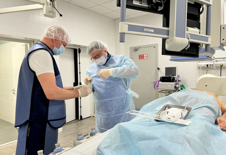 Совместная работа торакального хирурга и врача-рентгенхирурга поможет диагностировать рак легких у пациентов окружной больницы в Салехарде