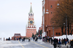 Повседневная жизнь. Москва, куранты, мавзолей, кремль, красная площадь, туристы