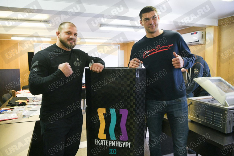 Свой вклад сделали боец лиги RCC Иван Штырков и олимпийский чемпион по боксу Евгений Тищенко