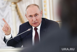 Президент России Владимир Путин на итоговой пресс-конференции саммита "Россия-Африка". Санкт-Петербург, путин владимир, топ