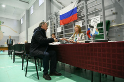 Алексей Орлов голосовал в ФОК «Факел» утром 17 марта