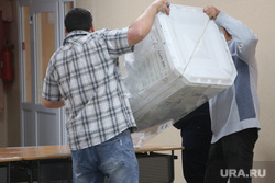 Подсчёт голосов на участке 2265. Тюмень , подсчет бюллетеней, выборы, урна, топ, избирательный участок