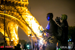 Виды Парижа. Париж, эйфелева башня, париж, франция, уличная торговля, иммигранты, сувениры