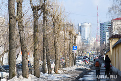 Парк Зеленая роща. Екатеринбург, тротуар, тополя, межсезонье, город екатеринбург, весна