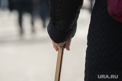 Наблюдаем за городом. Пермь, инвалид, пенсионер, трость, рука