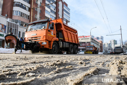 Виды Екатеринбурга, уборка снега, снегоуборочная техника, зима, снег на дороге, город, чкаловский район, уборка улицы, мкр ботанический