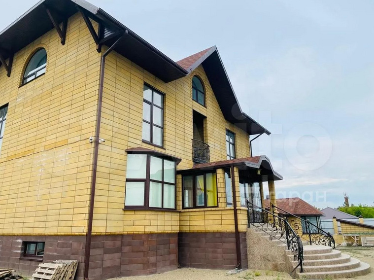 Самый дорогой дом из объявлений с сайта продают за 99 900 000 рублей