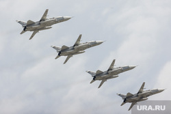 Генеральная репетиция Парада Победы-2022 на Красной площади . Москва, армия, военные, су24, авиация, самолет, ввс, су-24, воздушный парад, вкс россии, су 24