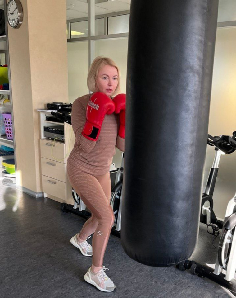 Во время отпуска Гехт начала тренировки по боксу