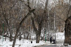 Виды Екатеринбурга, ребенок, весенняя распутица, коляска, парк, оттепель, весна в городе