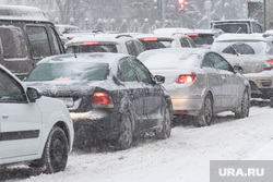 Снегопад. Екатеринбург, снег, зима, автомобильная пробка, непогода, снегопад, автомобили