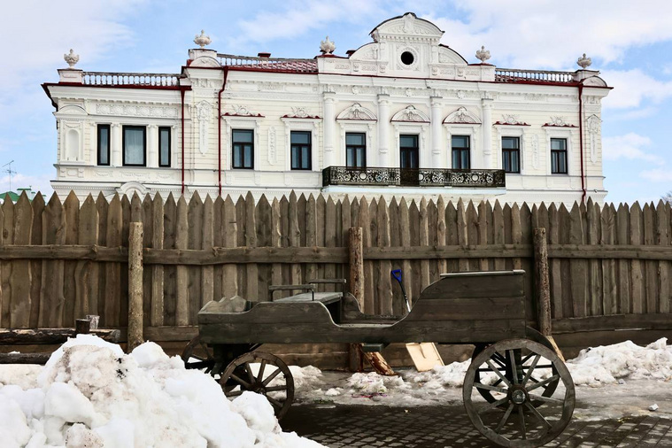 Декорации фильма о семье Романовых, который снимается в Тобольске