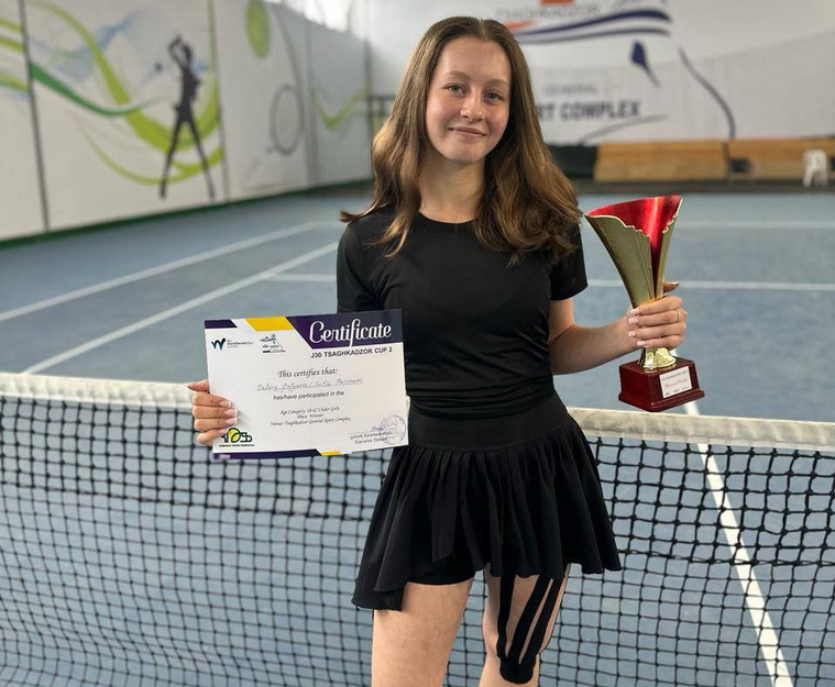 Челябинская теннисистка завоевала кубок престижных стартов в паре с Софьей Насоновой из Тольятти