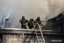 Пожар памятника архитектуры по ул. Семакова 8. Тюмень, мчс, пожар, огонь