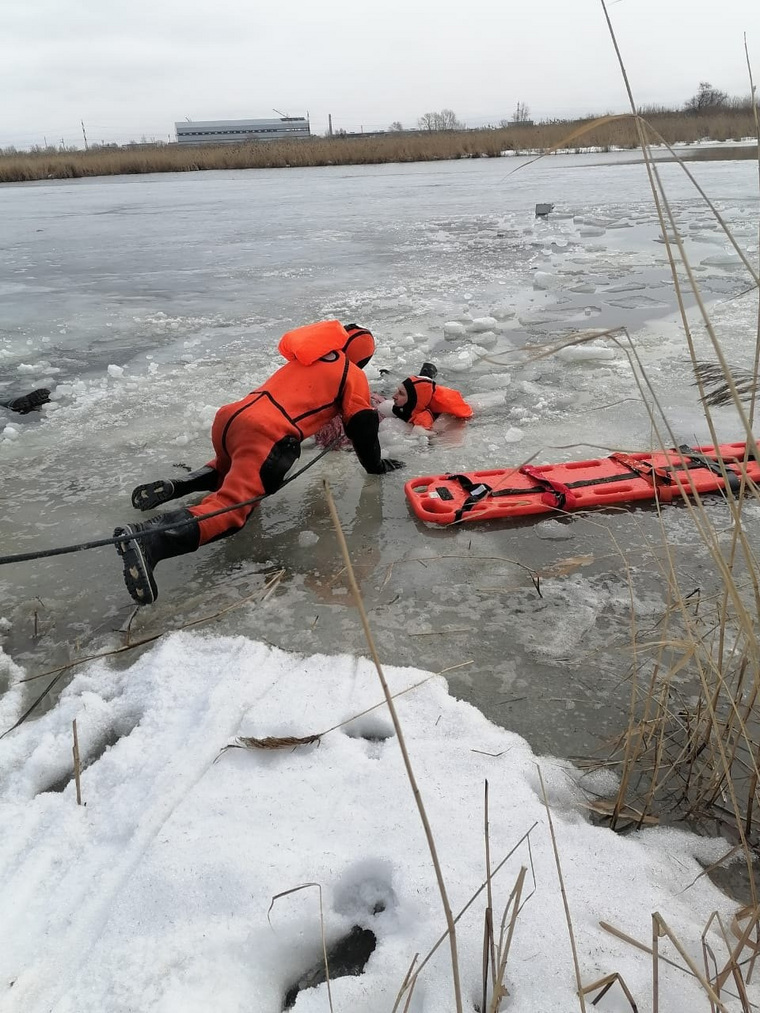 Курганский рыбак утонул, провалившись под лед