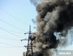 Пожар на пункте приема металлолома. Челябинск, дым, пожар, лэп, энергетика