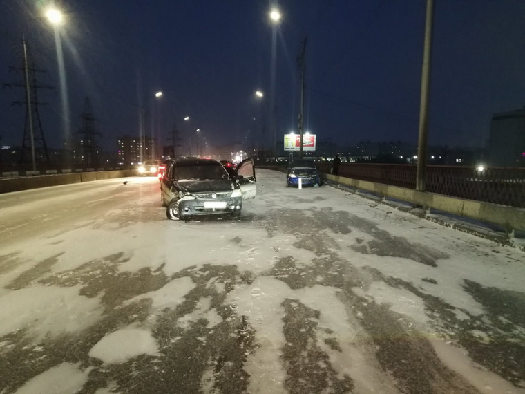 Водитель не справился с управлением и выехал на встречную полосу