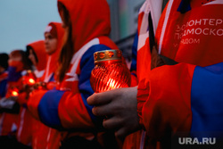 Концерт памяти жертв теракта в "Крокус Сити Холле". 30 марта 2024. Москва, крокус сити холл, крокус сити холл концерт памяти, крокус сити холл волонтеры, свечи в руках