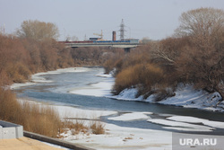 Город. Курган, полынья, ледоход, льдина, река кама, курган, весна в городе