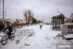 Виды города. Екатеринбург, набережная исети, ротонда, зима, город екатеринбург, проспект ленина