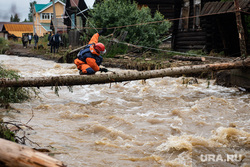 Последствия паводка в городе Нижние Серги. Свердловская область, мчс, спасатели, паводок, наводнение, потоп, река кама, сель, поток