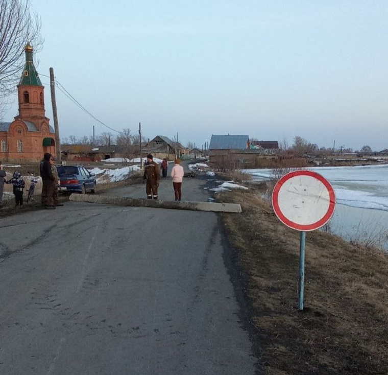 В Шумихинском округе перекрыли проезд по мосту из-за угрозы подтопления, учеников поселка Кушма перевели на дистант