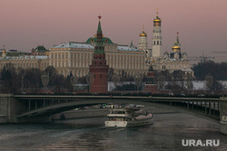 Виды Кремля с Патриаршего моста. Москва, вечерний город, город москва, кремль, большой каменный мост, москва-река
