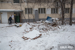 Обрушение кровли жилого дома по ул. 50 лет ВЛКСМ. Тюмень, обрушение крыши, обрушение балкона, чс