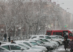Снег в городе. Курган, зима, мокрый снег, снег в городе, парковка автомобилей