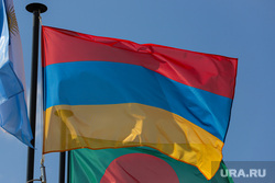 Торжественная церемония открытия спортивной деревни в рамках Международного фестиваля университетского спорта. Екатеринбург, флаг армении
