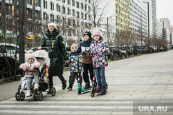 Трудовые мигранты в "Испанских кварталах" и Новой Москве. Москва, многодетная семья, дети, город, микрорайон, новостройки, урбанизация, осень, квартал, коммунарка, урбанизм, бунинские луга