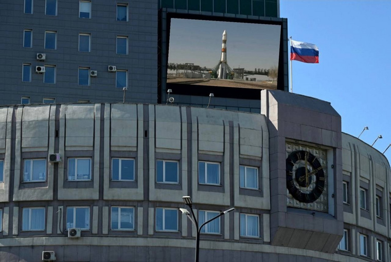 Прямая трансляция запуска космических ракет будет вестись на больших уличных диджитал-экранах и медиафасадах зданий