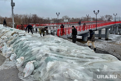 Кировский мост. Укрепление дамбы. Курган, кировский мост, дамба, укрепление, спасательные работы, курган, строительство