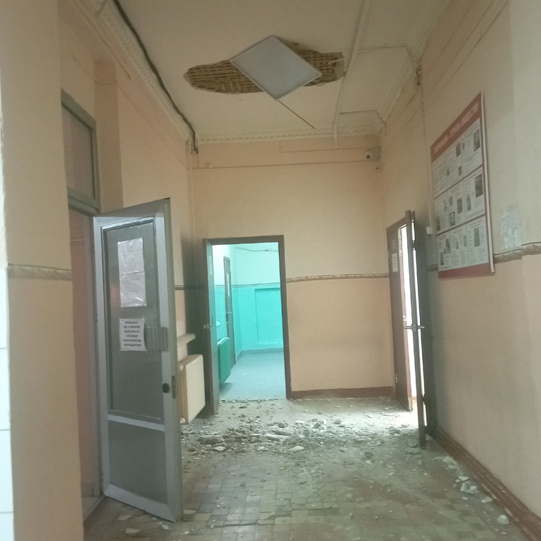 Обрушение потолка в одной из школ Южноуральска