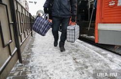 Жизнь города. Пермь. , багаж, сумки с вещами