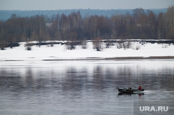 Обзорная по городу. Пермь , зима, водоем, моторная лодка, браконьерство, оттепель, рыбалка, река кама, весна, осень