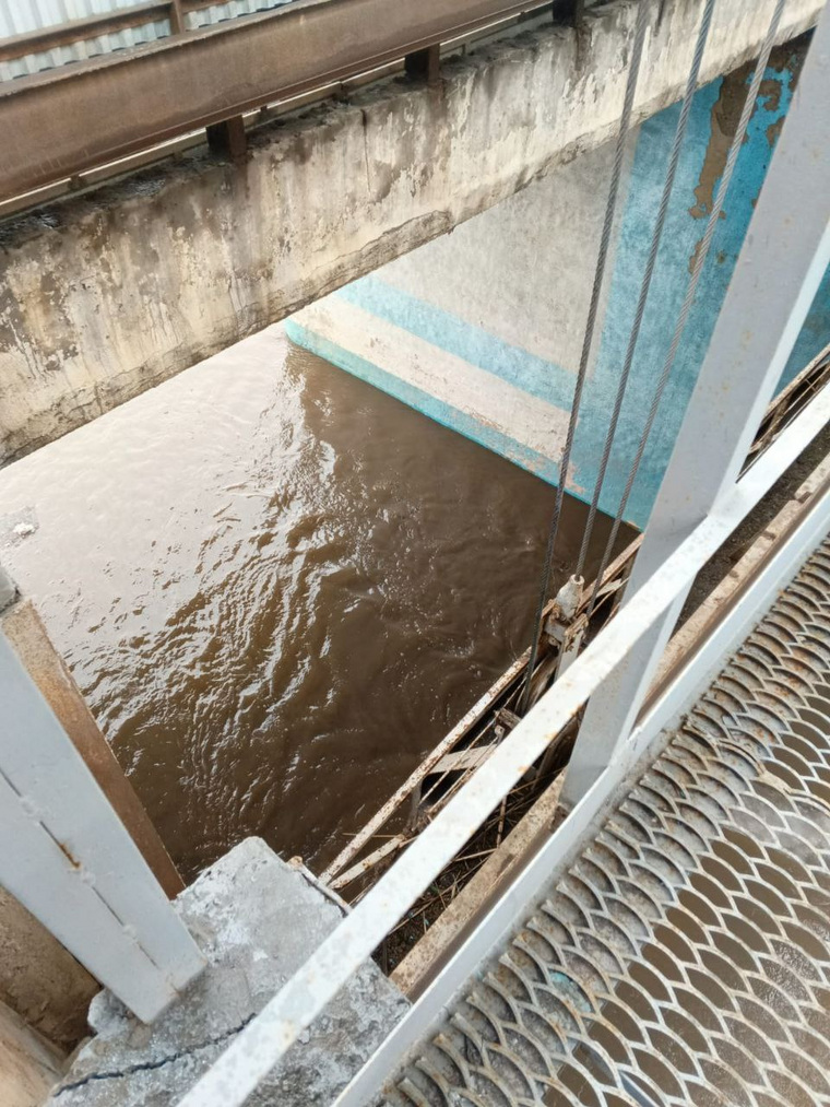 На дамбе в Кургане открыли шлюзы