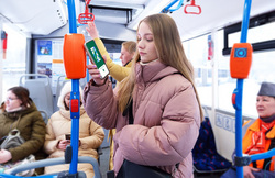 Пассажиры получают скидку в семь рублей за каждую оплату поездки электронной картой «Мир»