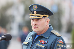 Министр МЧС Александр Куренков наградил сотрудников курганского ГУ МЧС. Курган , куренков александр