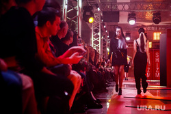 Модный шоу-показ первой коллекции новой марки одежды SHIZM в ТРЦ «Алатырь». Екатеринбург, фэшн, дефиле, модный показ
