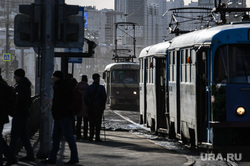 Пыль на проспекте Ленина. Екатеринбург, трамвайные пути, трамвай