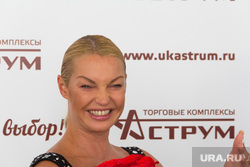 Балерина Волочкова призналась, что экс-губернатор Юревич за ней ухаживал. Видео
