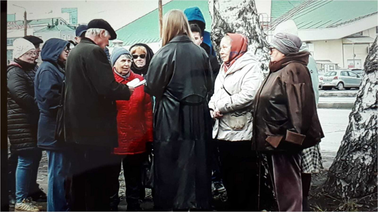 Жители поселка Некрасова коллективно обратились к журналистам