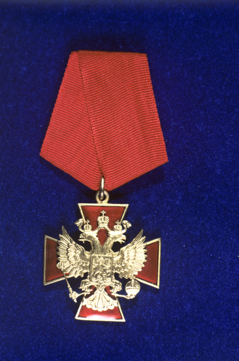 Первый губернатор был награжден орденом «За заслуги перед Отечеством»
