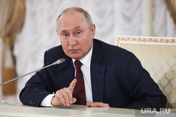 Президент России Владимир Путин на итоговой пресс-конференции саммита "Россия-Африка". Санкт-Петербург, путин владимир, топ