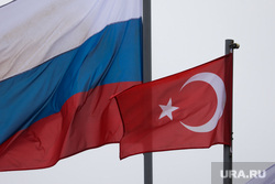 Флаг России и Турции. Москва, российский флаг, флаг турции, флаг, триколор, флаг россии, турецкий флаг